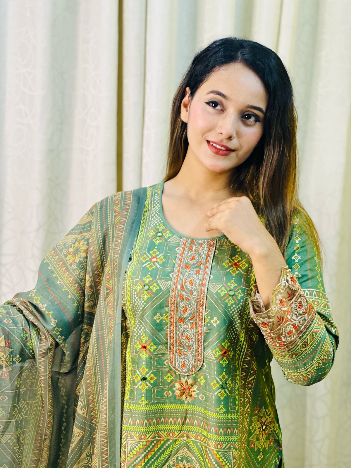 Women’s Stylish & Fashionable Three Piece Design